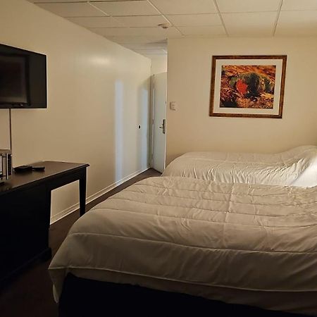 פארי סאונד The Brunswick Hotel Complex מראה חיצוני תמונה