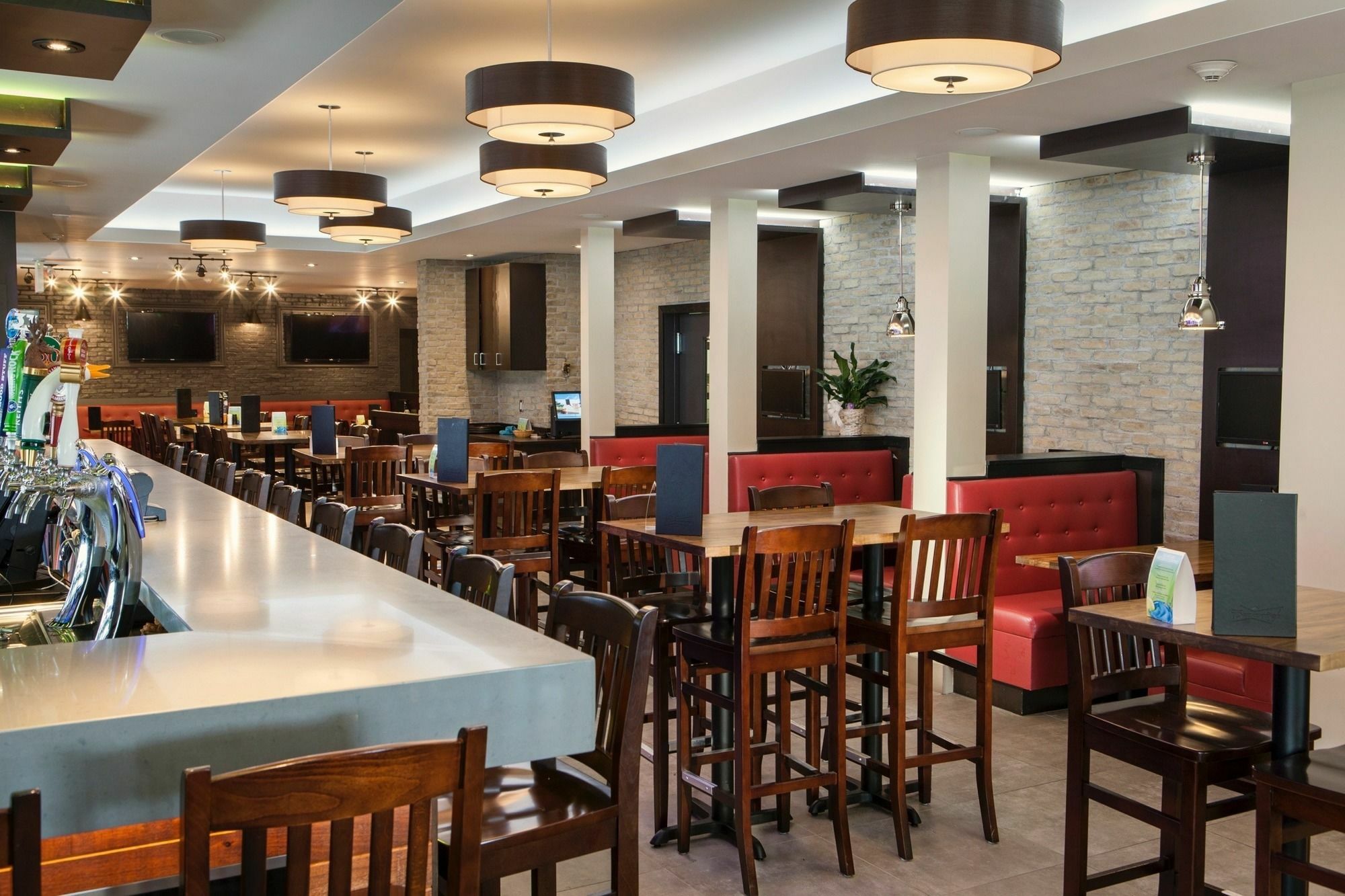 פארי סאונד The Brunswick Hotel Complex מראה חיצוני תמונה