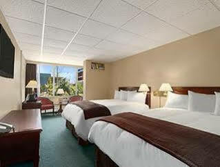 פארי סאונד The Brunswick Hotel Complex מראה חיצוני תמונה